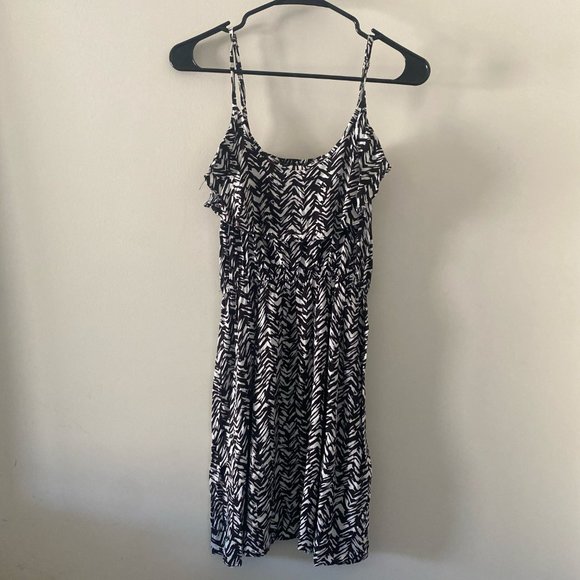 Black and White Patterned Dress - Picture 1 of 5